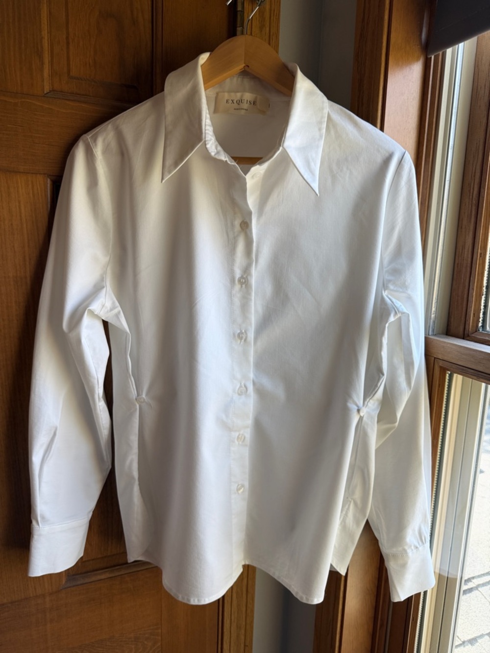 Exquise Inara Women’s White Button-Up Shirt With Side Buttons Size 4